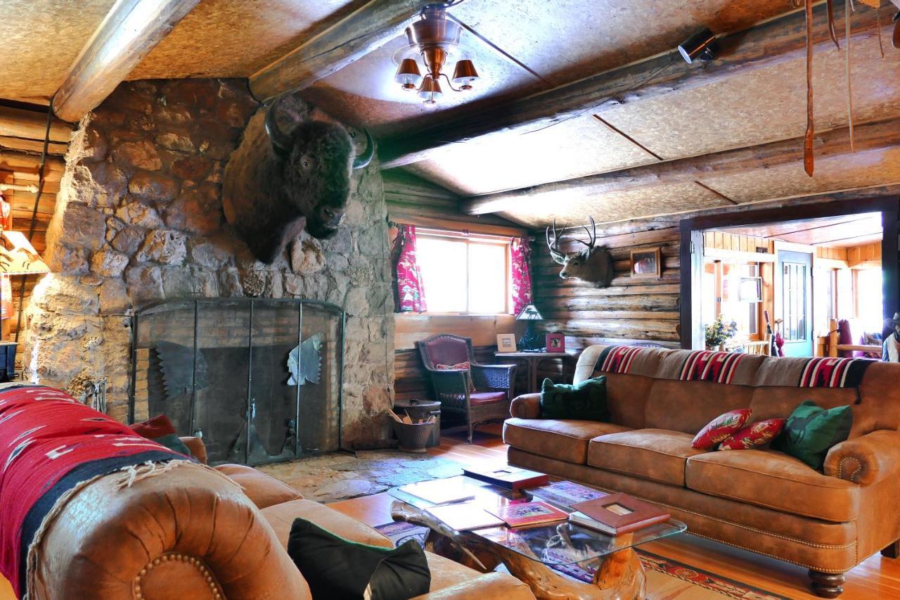 Отель Bill Cody Ranch Экстерьер фото